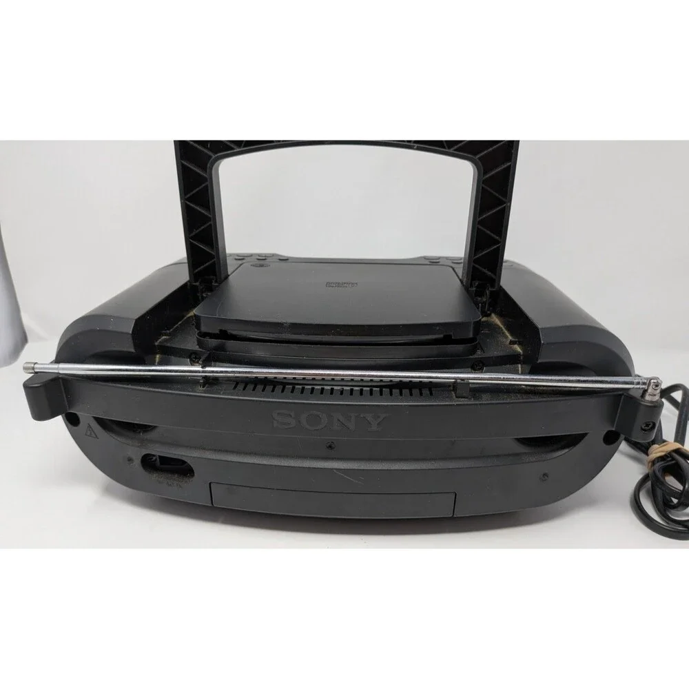 Sony ZS-S3iPN CD Boombox AM/FM Radio Lightning Dock 2013 Tested